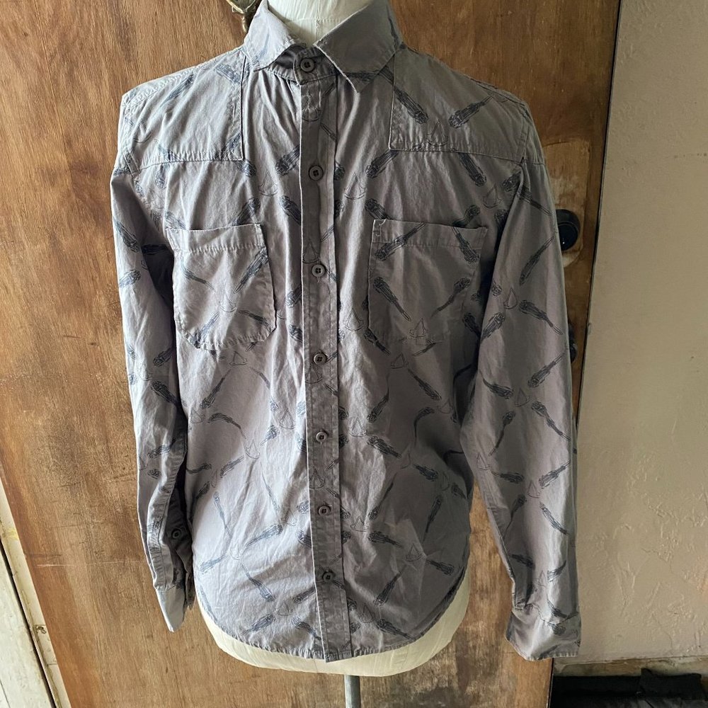 HOT TOPIC ASSASSIN'S CREED LE Button Down SHIRT XS